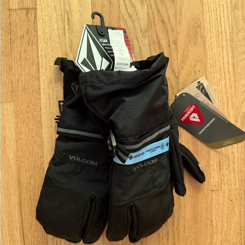 Volcom Black Gore-Tex Snow Gloves